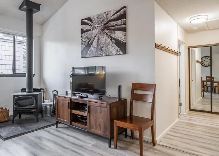 Summit #256 - Top Floor Summit 1 Bedrm 1 Bathrm Condo Just Steps Too Little Eagle Lodge Sleeps 4
