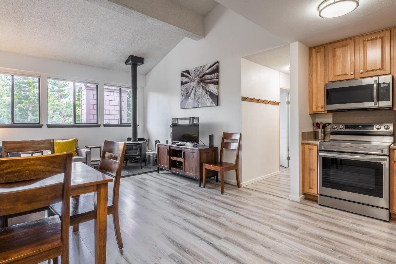 Summit #256 - Floor Summit 1 Bedrm 1 Bathrm Just Steps Too Little Eagle Sleeps 4 * Mammoth Lakes