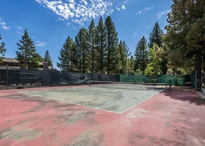 Summit #256 - Top Floor Summit 1 Bedrm 1 Bathrm Condo Just Steps Too Little Eagle Lodge Sleeps 4